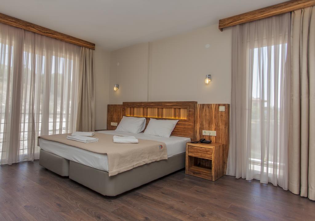 脉索尔马兹酒店 Çeşme 外观 照片